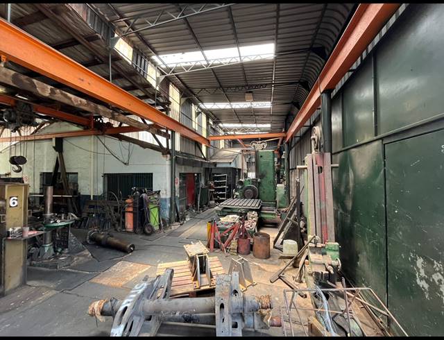 1,400M² WORKSHOP FOR SALE IN VULCANIA